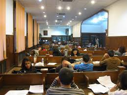 Cadrele didactice, mari personalităţi ale vieţii ştiinţifice, dar şi multe cu activitate politică institutii, persoane publice. Biblioteca