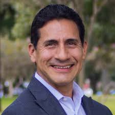 What if you're running full speed… but in the wrong direction? I've been  there. Before building a 1.3M+ sq. ft. commercial real estate portfolio  across the U.S., I was: 🎸 Managing punk