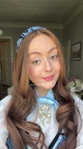 Vanessa Larsen's Instagram, Twitter & Facebook