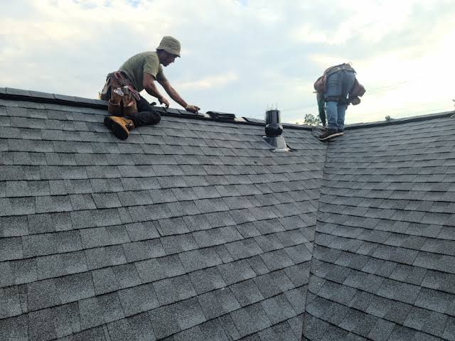 Shingle Roof Replacement for Your Colorado Home | RRRI