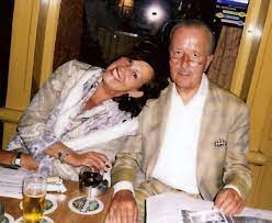Affaire hiddema stapte uit de tweede kamer toen de partij verwikkeld raakte in een affaire over antisemitische en racistische appjes van. Theo Hiddema Door Diep Dal Entertainment Telegraaf Nl