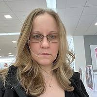 The Pretend Girlfriend (A Billionaire Love Story, #1) by Lucy Lambert