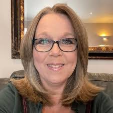 Ami Hardy's Instagram, Twitter & Facebook