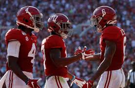 This pic of the university of alabama's locker room went viral a couple of days ago. Alabama Shows Off New Locker Room In Behind The Scenes Trailer