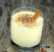 Comment Lutter Contre Le Coup De Pompe Le Lait De Poule De Grand Mere Vous Donne De L Energie Et Vous Requinque Lait De Poule Idee Recette Boissons Saines