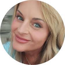 Tracy Cann's Instagram, Twitter & Facebook