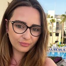 Amber Pickering's Instagram, Twitter & Facebook