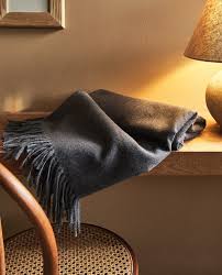 Árbol y maceta, en viveros gonzález. Zara Home Estas Son Las Mantas Para Una Tarde De Sofa Y Pelicula Perfecta