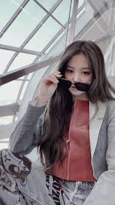 Actually blackpink doesn't have a leader, but jennie is full of charisma and has that confident vibe, plus a lot of leaders tend to. Blackpink Doesn T Have A Leader Who Do You Think Should Be The Leader And Why Quora