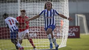 He died in 1430, in funchal, madeira, portugal, at the age of 64. A Mensagem Emocionada De Goncalo Esteves Na Despedida Do Fc Porto