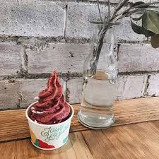 Can The Weather Not Be As Gloomy So I Can Go Back To Eating Frozen Yoghurt Thanks Jaysyogurt Frozen Yoghurt Frozen Yogurt Shop Yoghurt