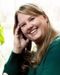 Lauren Garfield's Instagram, Twitter & Facebook