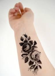 Diseños de tatuajes de flores. De 100 Tatuajes De Rosas Con Imagenes Y Significados