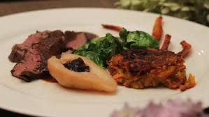 Rezept Hirschfilet Mit Juis Susskartoffel Und Rosenkohlblatter Hirschfilet Perfektes Dinner Rezepte Hauptspeise