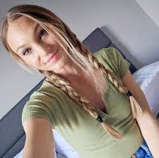 Should I continue reading The Last Mrs. Parrish despite disliking the  characters?