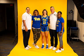 Pitt WBB Host 2024 SF Audrey Biggs