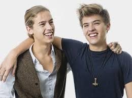 This Is What The Twins Who Played Ben Look Like Now Dylan And Cole Dylan Sprouse Cole Sprouse