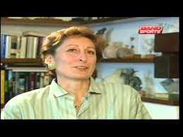 Tia hellebaut, née le 16 février 1978 à anvers, est une athlète belge qui pratiquait l'heptathlon et surtout le saut en hauteur de 2001 à 2008. Ulrike Meyfarth E Sara Simeoni Youtube