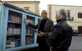 In un periodo in cui le sale sono chiuse a causa della pandemia, questa piccola sala rischia ancor più. Che Ci Faccio Qui Rai 3 Programma Domenico Iannacone Ospiti