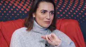 Dlouhonohá zprávařka daniela písařovicová překvapila zcela novým účesem. Jsem Celozivotne Prisna Sama Na Sebe Tim Padem I Na Sveho Partnera Daniela Pisarovicova Uprimne O Zenatych Muzich Fakta Today