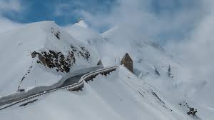 7ways2travel Grossglockner Hochalpenstrasse Im Mai Eisiges Vergnugen Im Suzuki Ignis Anders Reisen