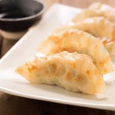 Gyozas Ou Raviolis Japonais Recette En 2020 Alimentation Cuisine Et Boissons Idee Recette