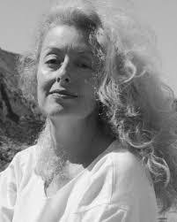 Lynn Davis's Instagram, Twitter & Facebook