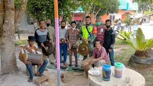 Marakas ketika digoyangkan akan menghasilkan bunyi. Komsos Dengan Ketua Alat Musik Tradisional Gendang Panjang Channel Indonesia
