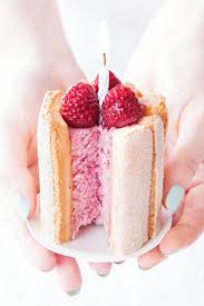Minis Charlottes Aux Framboises Pour Un Noyeux Zanniversaire Eat Dessert Food Desserts