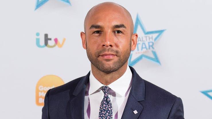Alex Beresford 'subjected to relentless racism' on social media - BBC News