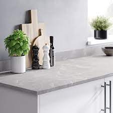 Plans de cuisine, plans de vasques, tables et tablettes, escaliers, revêtements de sols / murs intérieurs et extérieurs (balcons, terrasses, abords de piscines etc.), nous donnons vie à vos envies et vous accompagnons à chaque étape de la réalisation de votre projet : Plan De Travail En Stratifie Aspect Marbre Gris Goodhome Algiata 300 Cm X 62 Cm X Ep 2 2 Cm Castorama