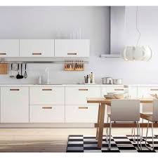 Cuisine Blanche Design Moderne Vintage Tapis Sol Deco Cuisine Ikea Kitchen Design Kitchen Renovation Kitchen Design Trends