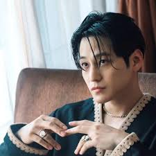 Kim bum private page added a new photo.