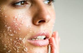 Cara mengatasi kulit mengelupas selanjutnya, yakni hindari menggaruk dan mengelupasnya. Cara Mengatasi Kulit Muka Kering Dan Mengelupas