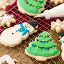 Any good royal icing recipes that does not require meringue powder or uses egg whites instead? Easy Royal Icing Recipe Sugar Spun Run