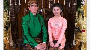 Hingga akhirnya, felicia menulis surat tangan dan dikirimkan kepada jokowi dari singapura ke indonesia. Profil Felicia Tissue Yang Dekat Dengan Kaesang Pangarep Putra Jokowi