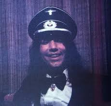 Just trying to confirm the people in this picture. Peter Criss