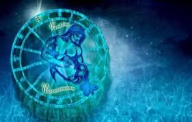 If you're a cancer rising or cancer ascendant, here's what astrology says about your personality traits, characteristics, and even physical cancer risings have a capricorn descendant (the point directly opposite the rising sign), which makes them understand and value the levels of human. Aquarius Sun Sign With Rising Sign Combinations