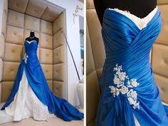 New listingreformation canal dress in tuli blue floral size 12 blue white floral wrap dress. 9 Blue And White Wedding Dress Ideas White Wedding Dresses Wedding Dresses Blue Wedding Dresses