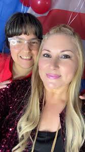 Nuestro orgullo boricuaVANEXXA SALON qué felicidad me das al verte cada día  lograr tus metas . Admiro tu valentía y esfuerzo ,hoy se me infla el Pecho  de emoción . Una vez