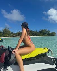 Tate McRae Body Type Shape Figure