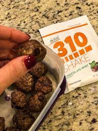 Mint Chocolate Chip Protein Balls Crowning Glory 310 Shake Recipes Mint Chocolate Chips Mint Chocolate