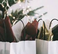How Do You Use Tissue Paper in a Gift Bag? | Lipack Packaging