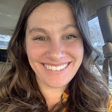 Kelly Loftin's Instagram, Twitter & Facebook