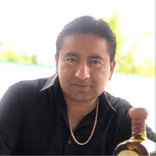 Celebramos 74 años de excelencia educativa en el Colegio Luis Napoleón  Dillon. Un recorrido lleno de historia, valores y logros que han  transformado vidas. Estudiantes, docentes y exalumnos comparten su orgullo y