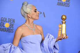 In fact, the singer allowed the hit show the rights to her songs and even lent her costume. Lady Gaga Hat Den Golden Globe Fur Den Besten Filmsong Gewonnen Mit Shallow Sang Sie Sich In Die Herzen Der Jury Und Mit Ihrem Look Sorgte Sie Wieder Einmal Fur Aufsehen