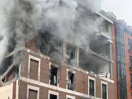 On 20 january 2021, an explosion occurred in a building on the calle de toledo in madrid, spain, causing it to partially collapse. Fmlcpg5jmctizm