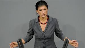 Sarah wagenknecht stock pictures and images. Sahra Wagenknecht Im Interview Roboter Und Ki Konnten Uns Von Muhsal Und Stress Befreien Computerwoche De