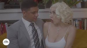 Obama Fucks Marilyn Monroe - Parody Ft. Little Puck