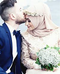 Husband Wife Love Pic Islamic 639x794 Wallpaper Teahub Io Here i'm sharing a beautiful collection islamic marriage quotes for husband and wife, read these quotes and you will understand marriage in.